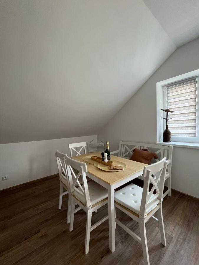 Apartmany Tobias Besiny Ngoại thất bức ảnh